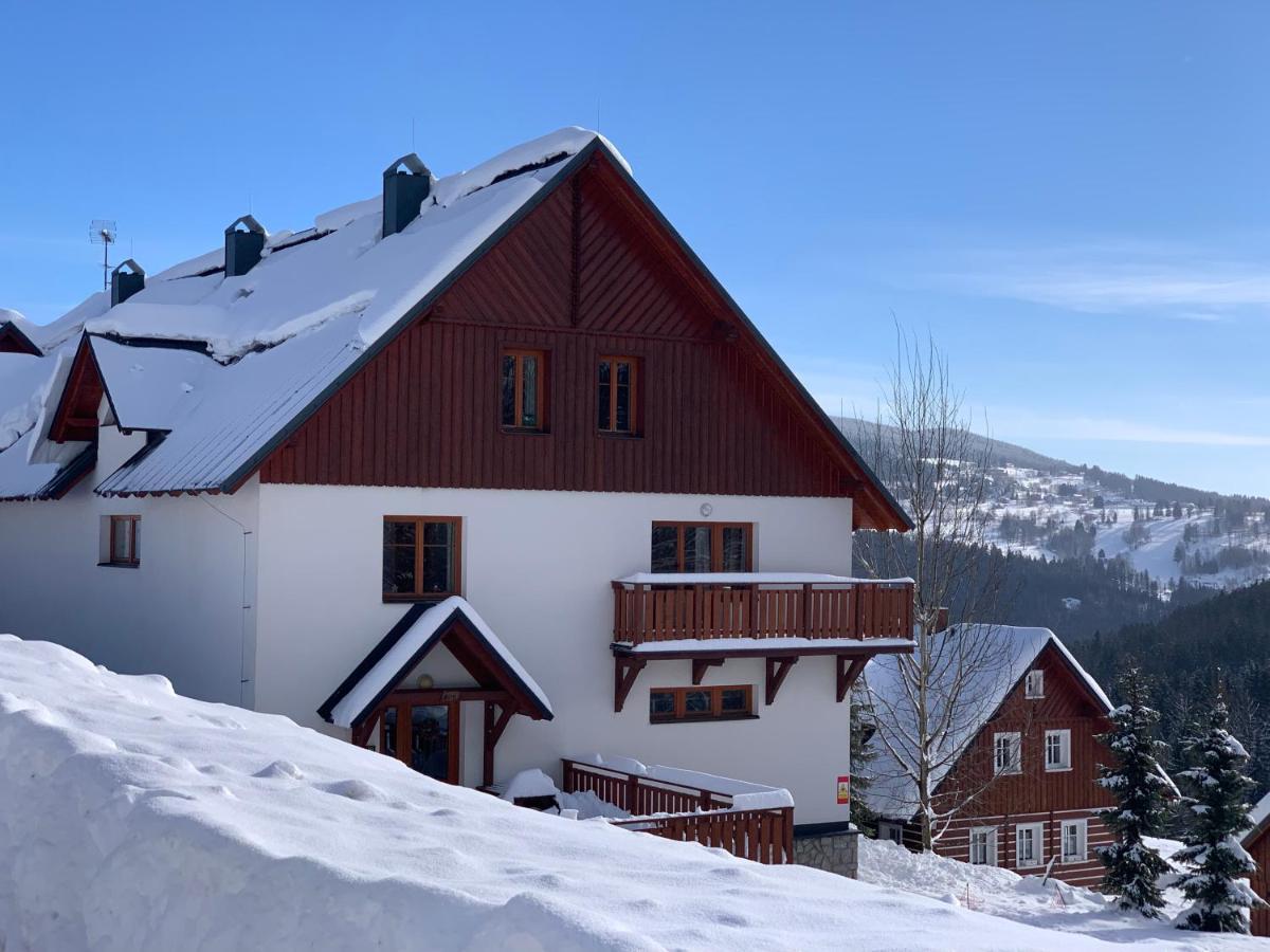 Apartman Mezi Kopci - Mid Hills Apartment Roudnice Luaran gambar