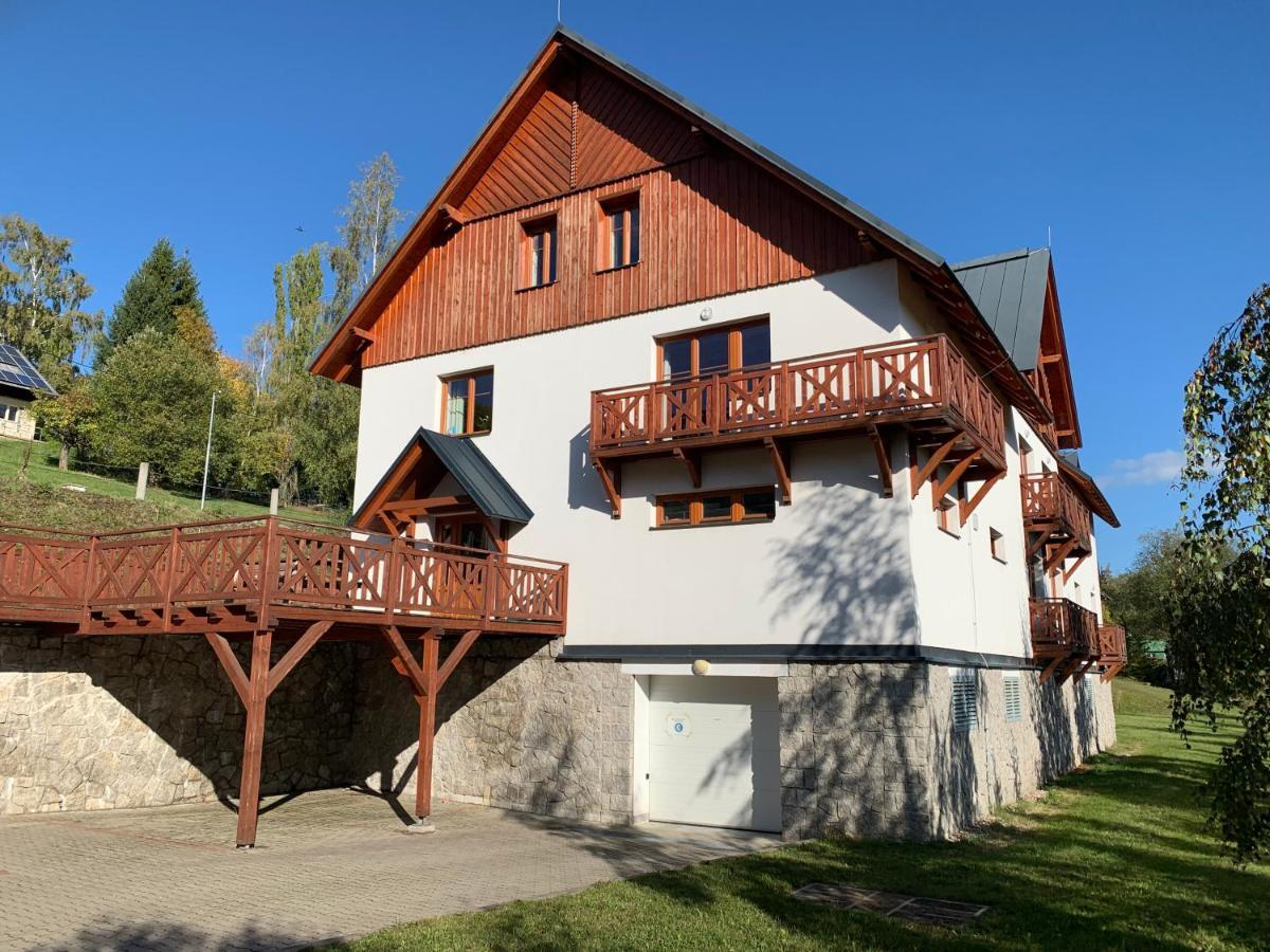 Apartman Mezi Kopci - Mid Hills Apartment Roudnice Luaran gambar