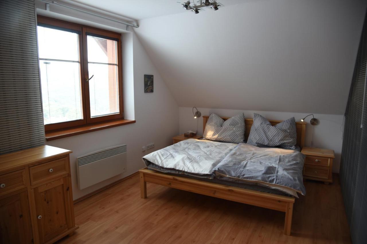 Apartman Mezi Kopci - Mid Hills Apartment Roudnice Luaran gambar