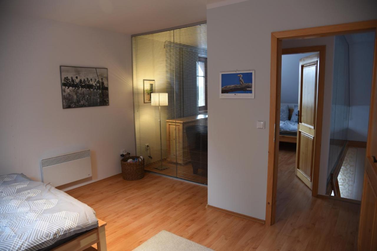 Apartman Mezi Kopci - Mid Hills Apartment Roudnice Luaran gambar